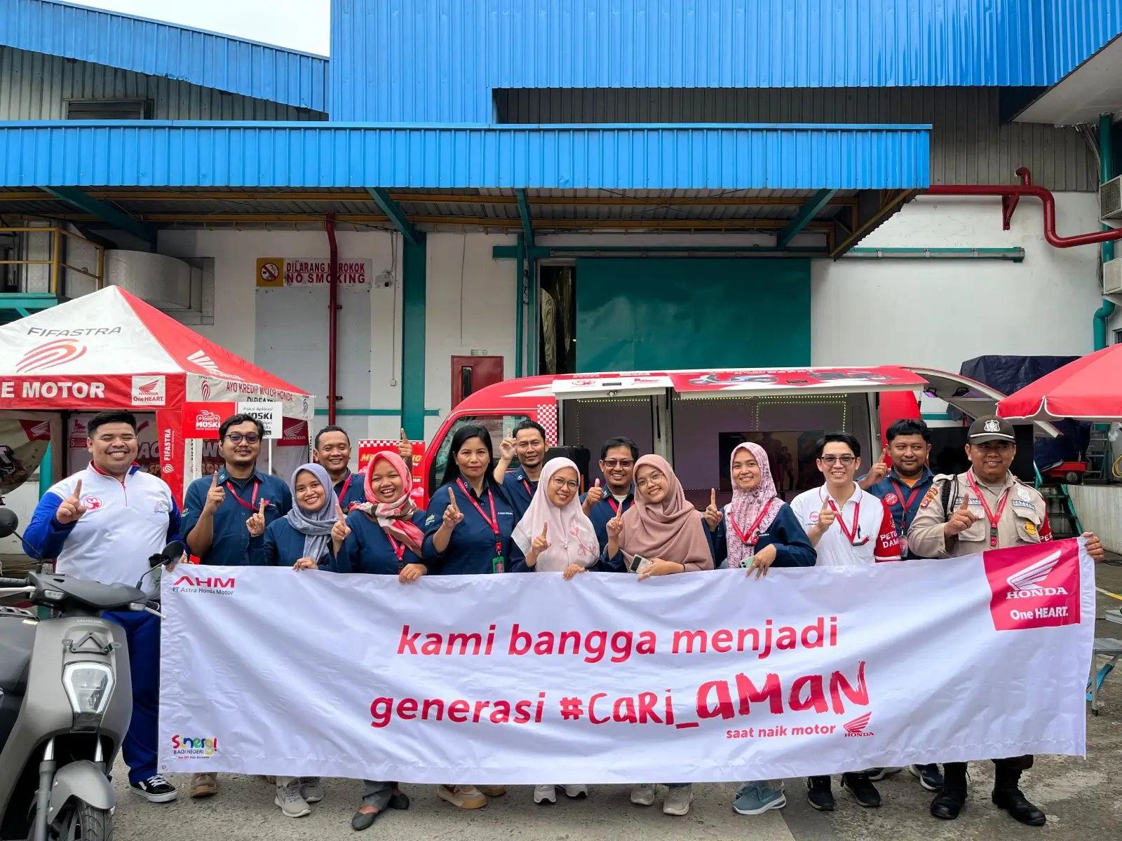 Berkendara dengan Aman dan Selamat: Safety Riding Training dan Kegiatan Service Motor Bersama Honda di PT Fonusa Agung Mulia