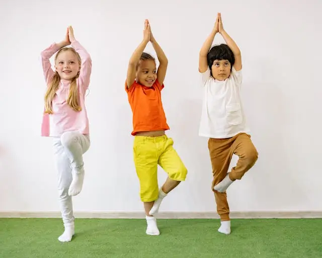 11 Manfaat Luar Biasa Yoga untuk si Kecil: Ciptakan Generasi Sehat dan Bahagia